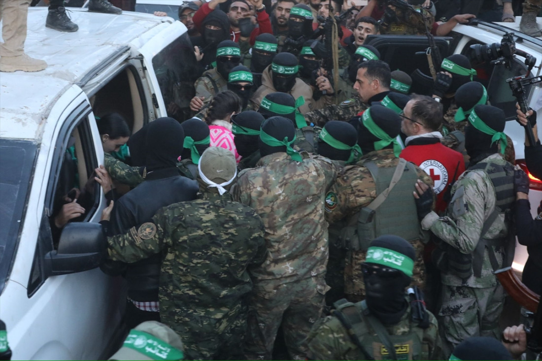 Prva tri taoca koje je Hamas oslobodio stigla na izraelsku teritoriju
