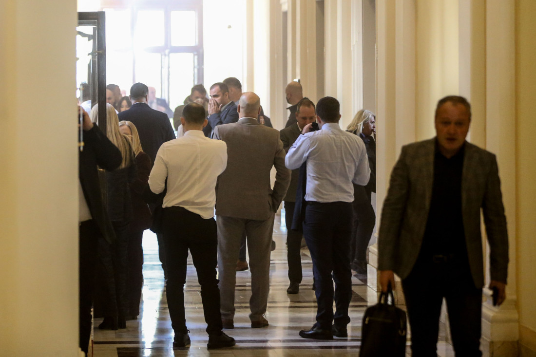 Policija na uviđaju nakon završetka sjednice Skupštine Srbije