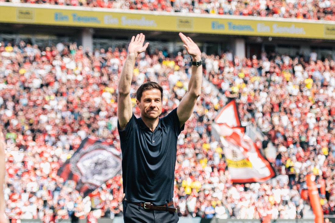 Xabi Alonso se oprostio od navijača Bayera, dobio ulicu u Leverkusenu