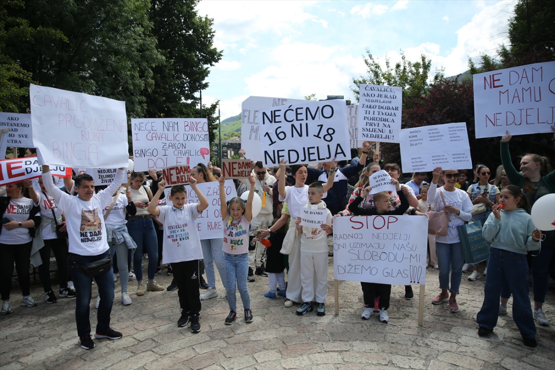 Radnici u trgovini protiv radnih nedjelja; paradoksalno, na protestima i vlast