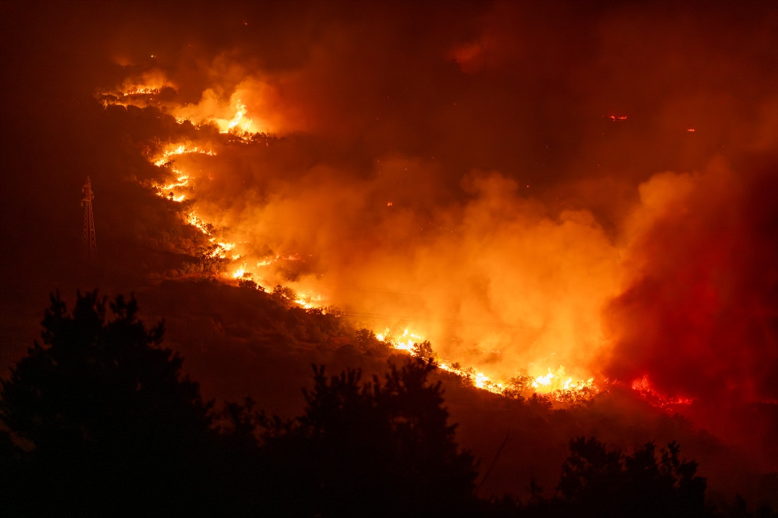 Italija, Hrvatska i Srbija šalju pomoć za gašenje požara u Crnu Goru