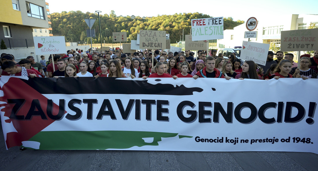 Stotine građana na skupu u Hadžićima osudilo izraelske napade u Gazi