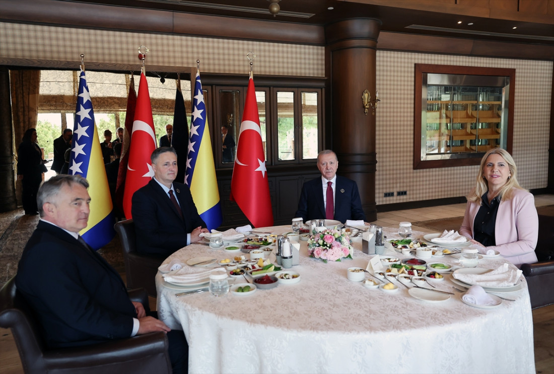 Članovi Predsjedništva BiH u Antaliji s Erdoganom: Intenzivirati posjete na najvišem nivou