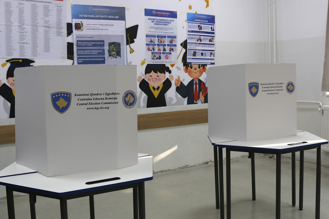 Na Kosovu otvorena birališta za prijevremene parlamentarne izbore