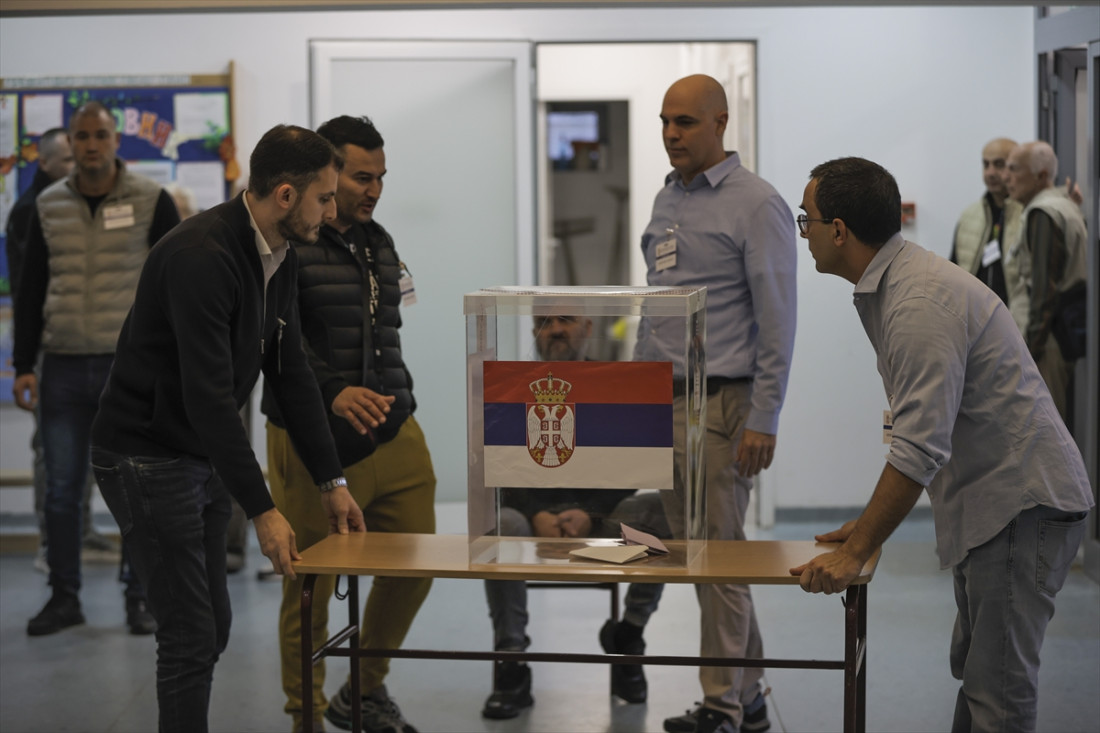 U Srbiji počeli vanredni parlamentarni izbori: Više od 6,4 miliona građana ima pravo glasa