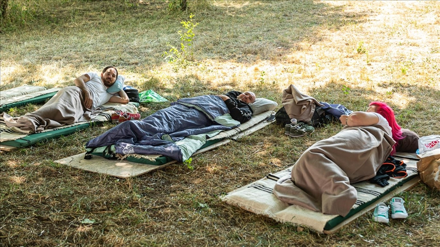 Oboren rekord na takmičenju u ležanju u Crnoj Gori: Čak 12 učesnika leži više od 120 sati