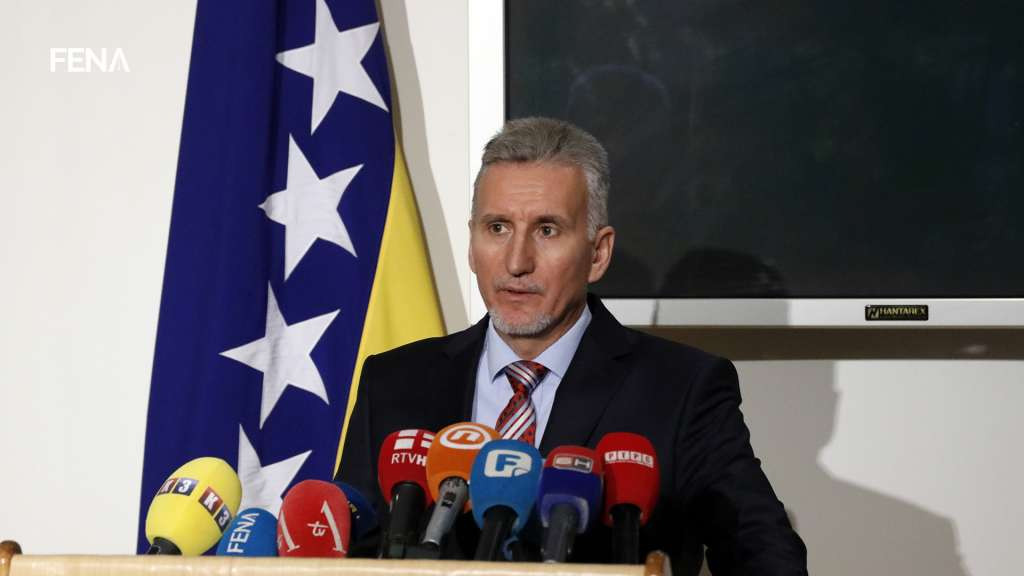 Ademović: Neka ljubav prema domovini uvijek bude vodilja naših koraka