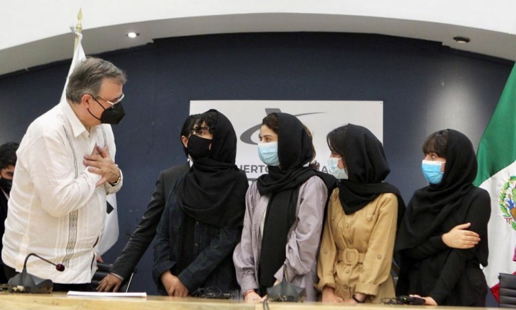 Afganistanski ženski tim iz robotike i druge izbjeglice stigli u Meksiko