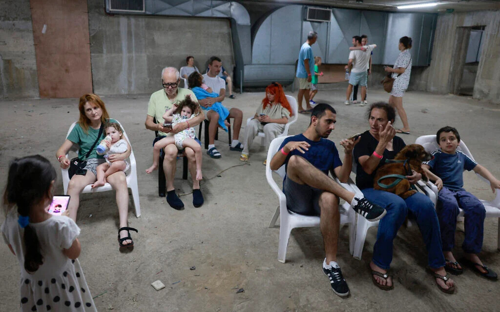 Izrael tvrdi da je Iran ispalio rakete, ministar odbrane najavio odmazdu