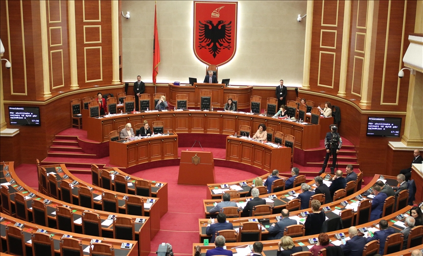 Rama: Parlament Albanije nije glasao protiv usvajanja rezolucije o priznavanju genocida u Srebenici