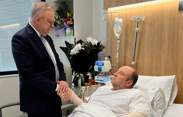 Najbolji od Australaca: Premijer Albanese posjetio globalnog heroja Ahmeda koji je razoružao napadača na plaži