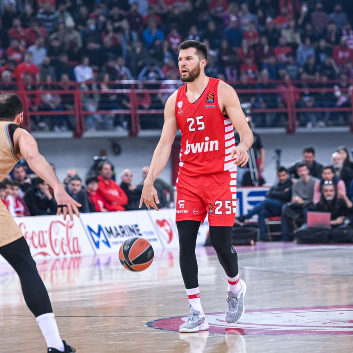 Američki košarkaš Alec Peters ostaje u Olympiakosu do 2026.