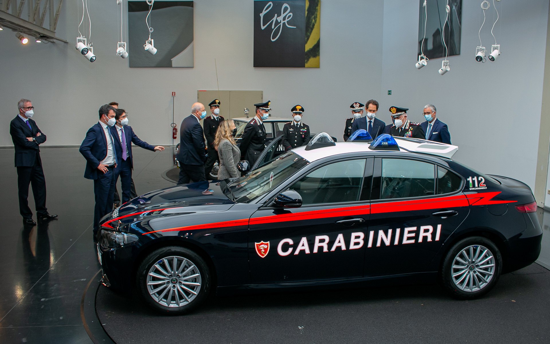 Karabinjere od metka štiti Alfa Romeo Giulia FOTO