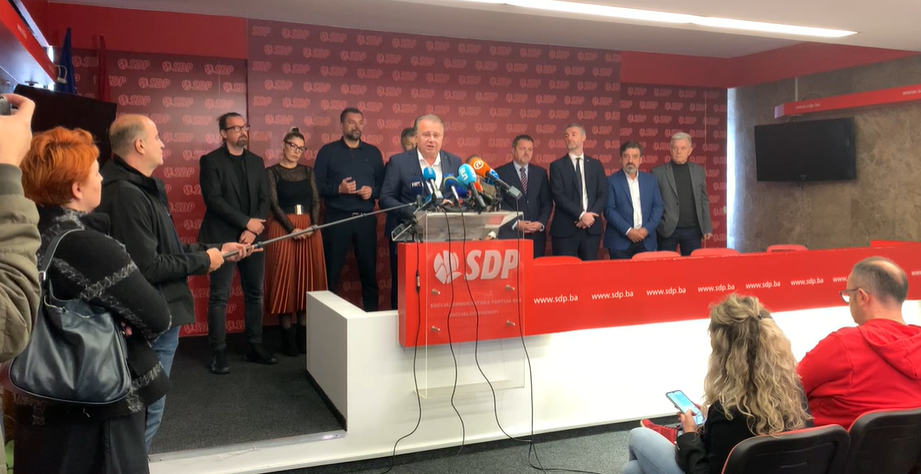 Sastanak lidera opozicije u Sarajevu, žele jedinstvenu u vlast; Nikšić: SDA kao koalicioni partner nije prihvatljiv