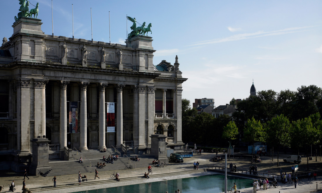 Autorica Saskia De Coster zatvorena u staklenoj sobi piše novu knjigu