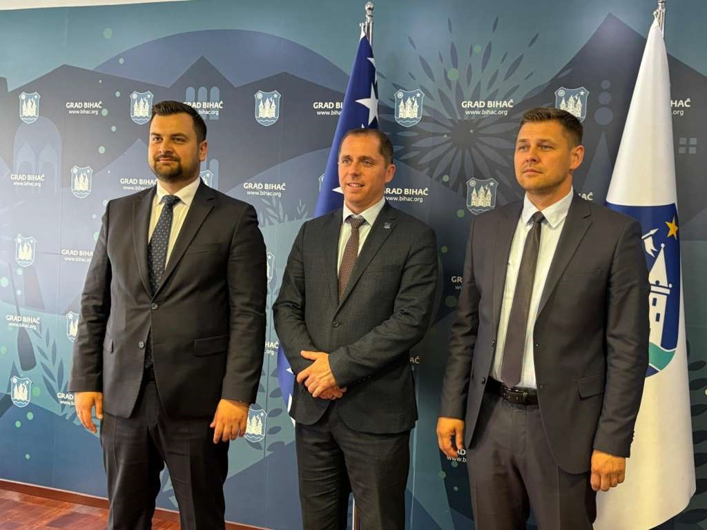 Armin Hodžić u posjeti Bihaću: Potrebno olakšati prelazak granice i ojačati regionalnu saradnju