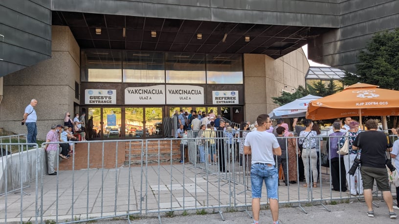 Sarajevo: Nastavljena masovna vakcinacija, prvi dan iskorišteno 2.500 doza
