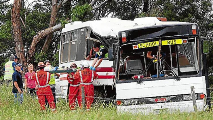 Sudar školskog autobusa i kamiona u Australiji: Šestoro djece teško povrijeđeno