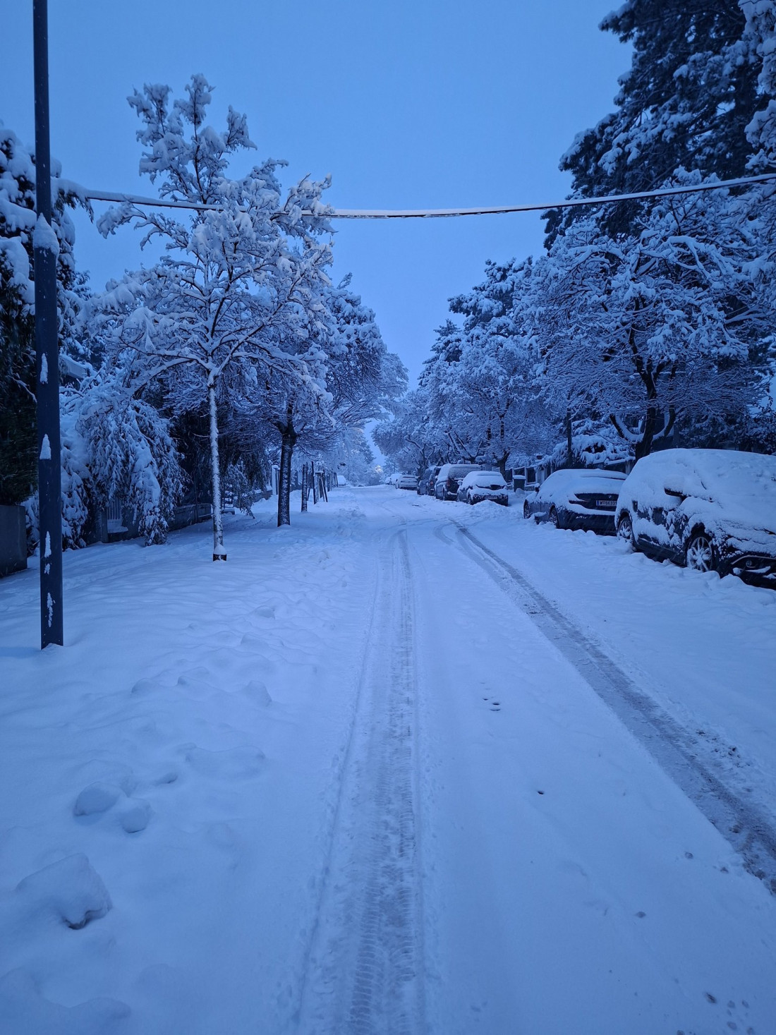 Snijeg paralizirao Austriju, zatvoren aerodrom i dijelovi autoceste