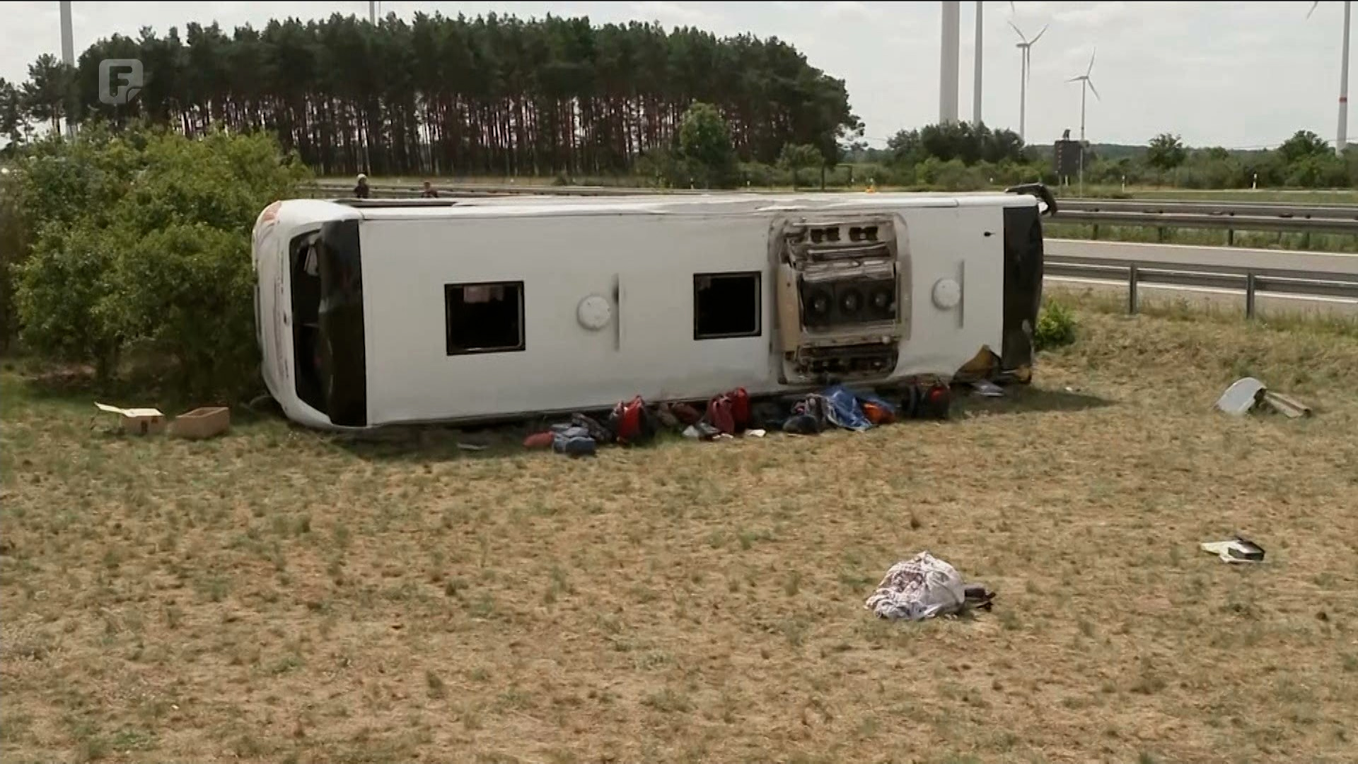 U prevrtanju autobusa kod Berlina povrijeđeno 19 putnika i dva vozača