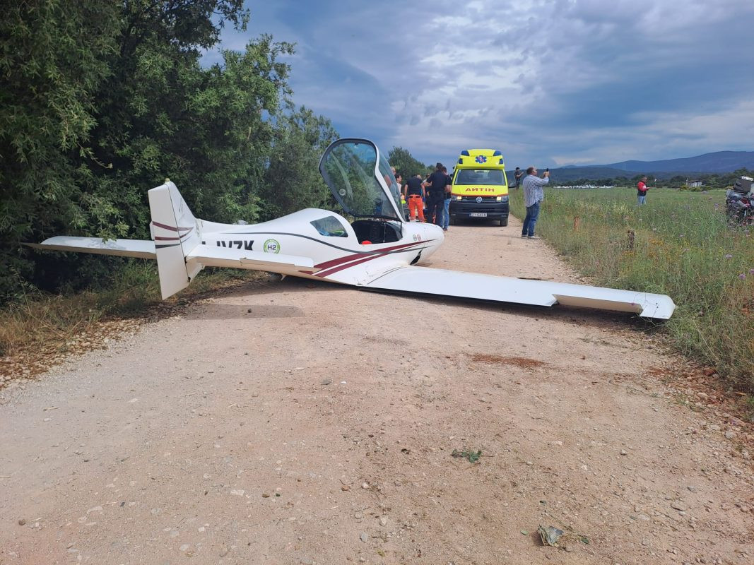 Hvar: Manji avion promašio pistu, tri osobe lakše povrijeđene