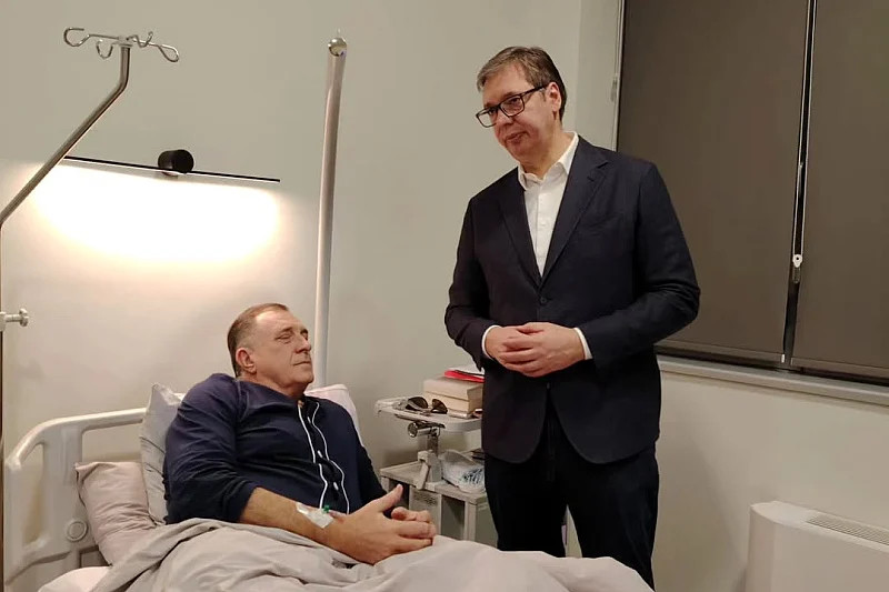 Vučić posjetio Dodika u bolnici pred operaciju