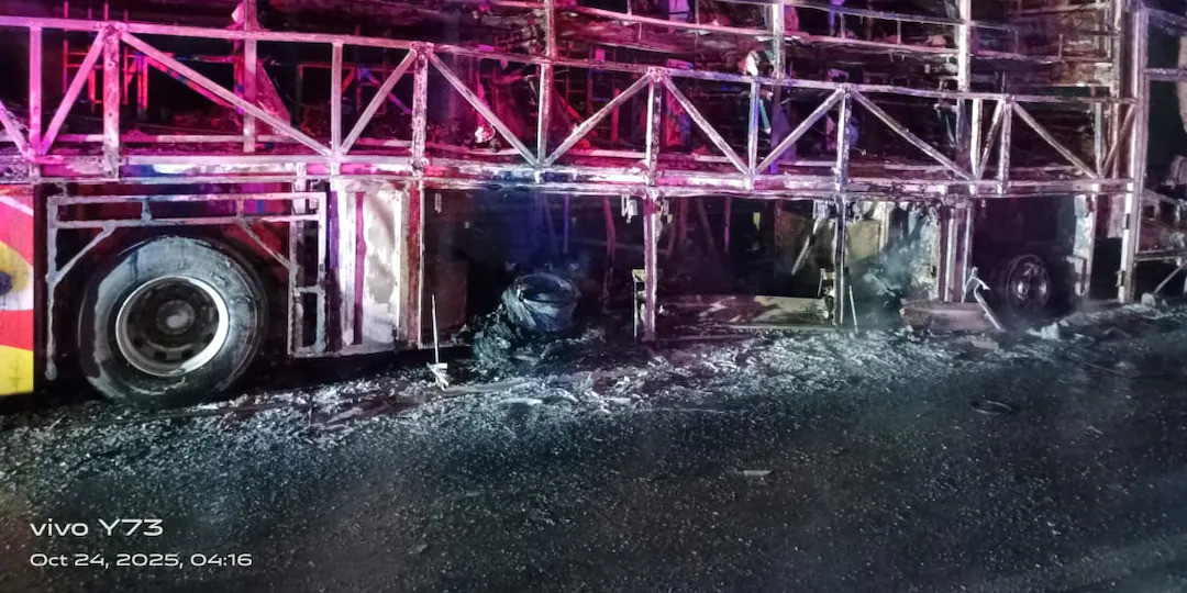 U požaru autobusa na jugu Indije poginulo najmanje 20 ljudi