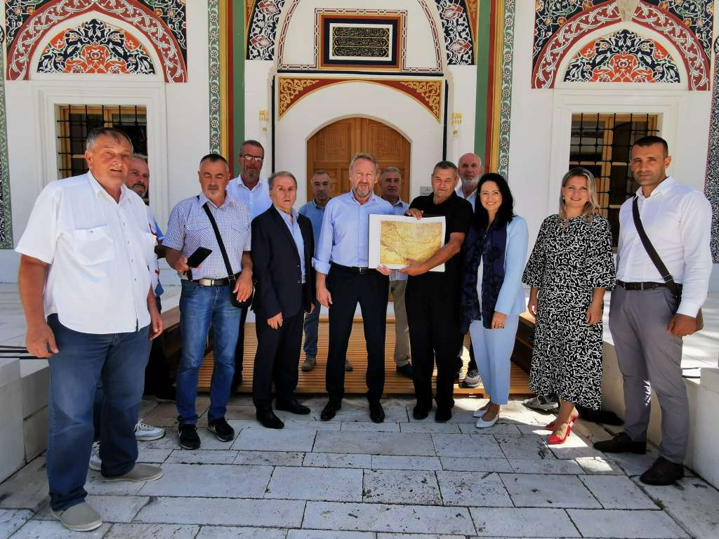 Izetbegović posjetio Foču, razgovarao s članovima SDA i povratnicima