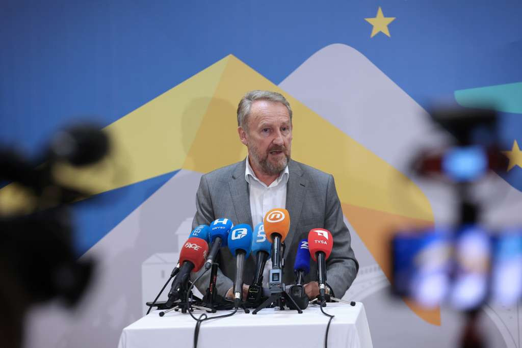 Izetbegović: Ovo što Dodik radi podsjeća na 'balvan politiku'