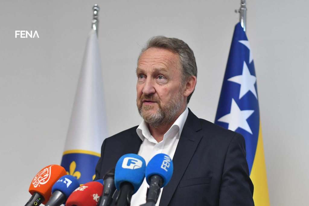 Izetbegović: Na trilaterali BiH će predstavljati Predsjedništvo, a ne lideri stranaka ili naroda