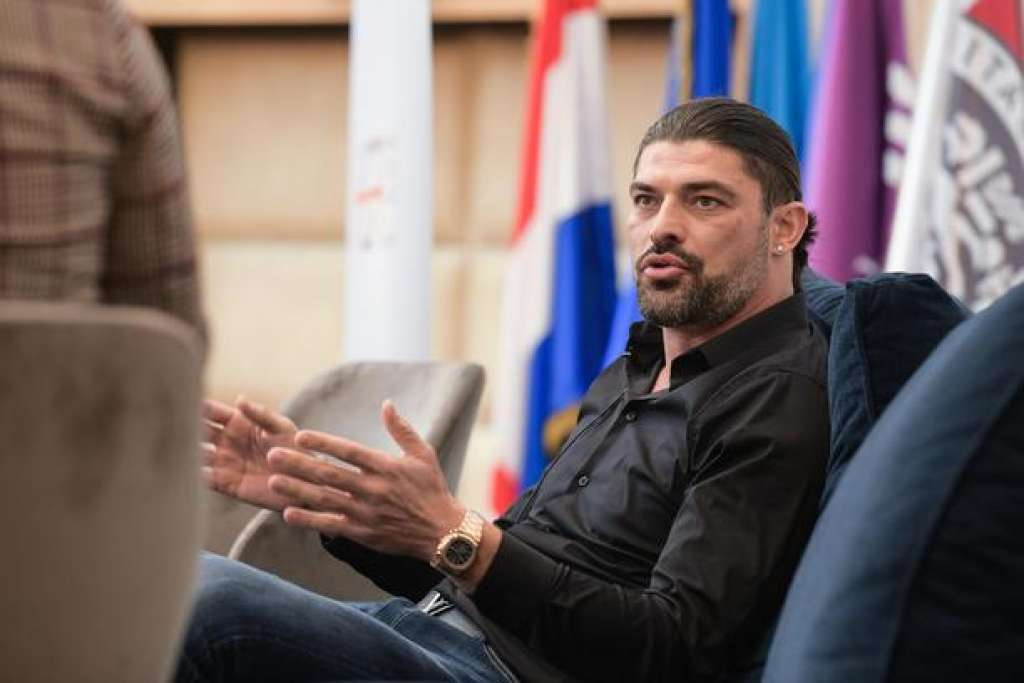 Bara: Netko je ubacio petardu, a ne bombu u dvorište