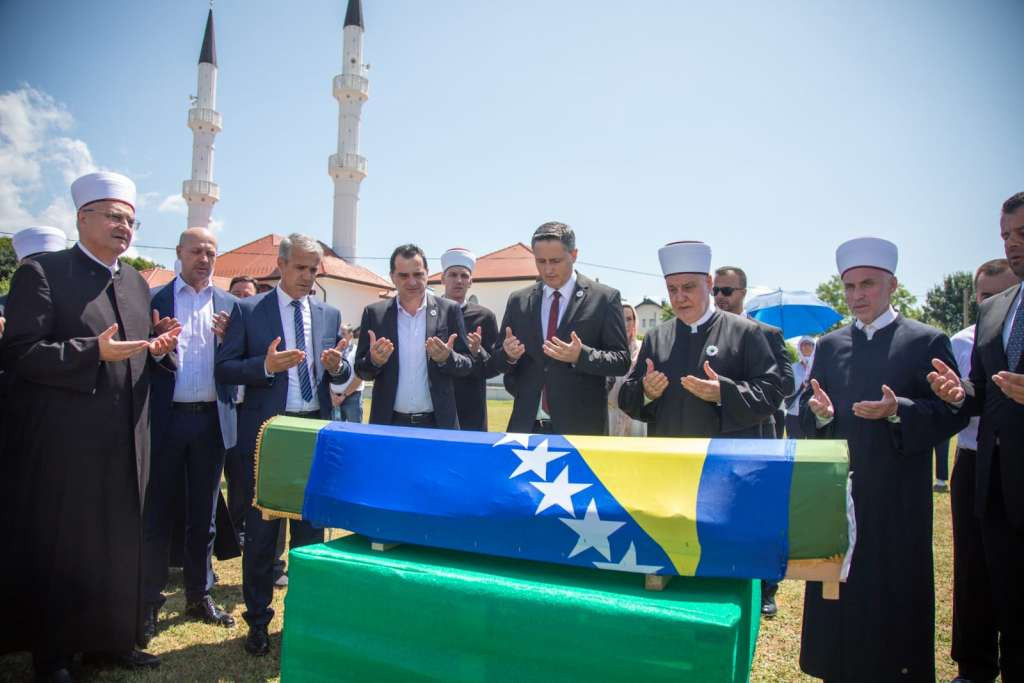 Bećirović na obilježavanju 31. godišnjice masovnih pogubljenja u Prijedoru