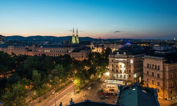 Austrija razmatra uvođenje potpunog zatvaranja