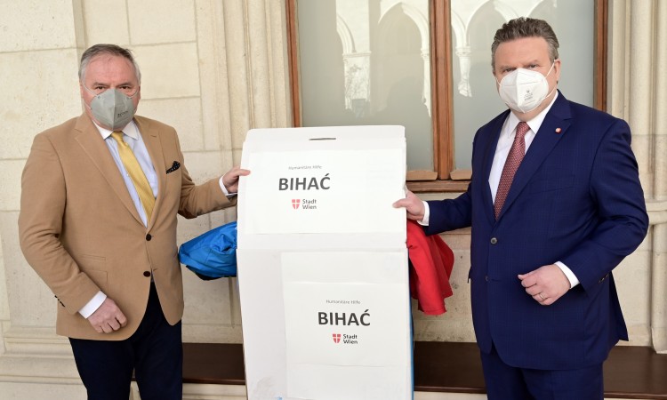 Grad Beč - Tri tone humanitarne pomoći za migrante u Bihaću