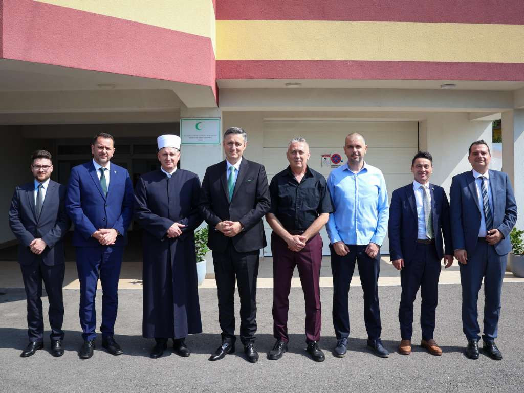 Bećirović u Doboju: BiH moramo čuvati i razvijati na svakom njenom pedlju