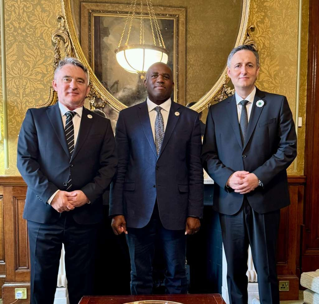 Bećirović i Komšić u Londonu razgovarali sa šefom britanske diplomatije Lammyjem
