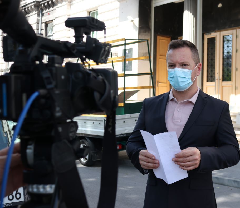 Beganović za FR: Federacija će baciti ogromne količine vakcina