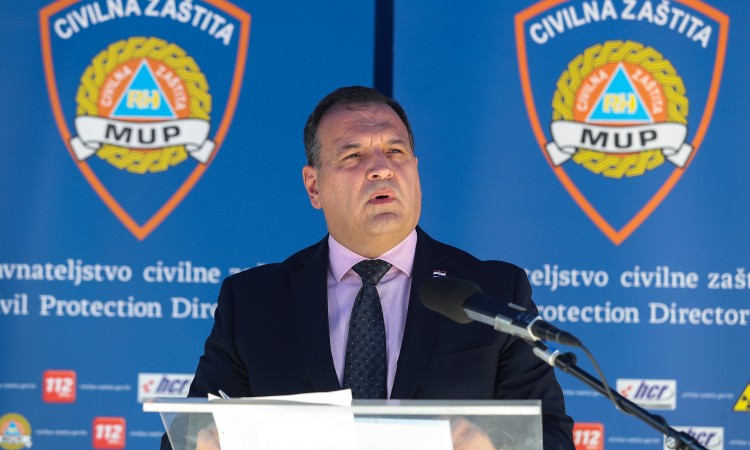 Beroš: Znanstveni savjet suglasan s novim mjerama