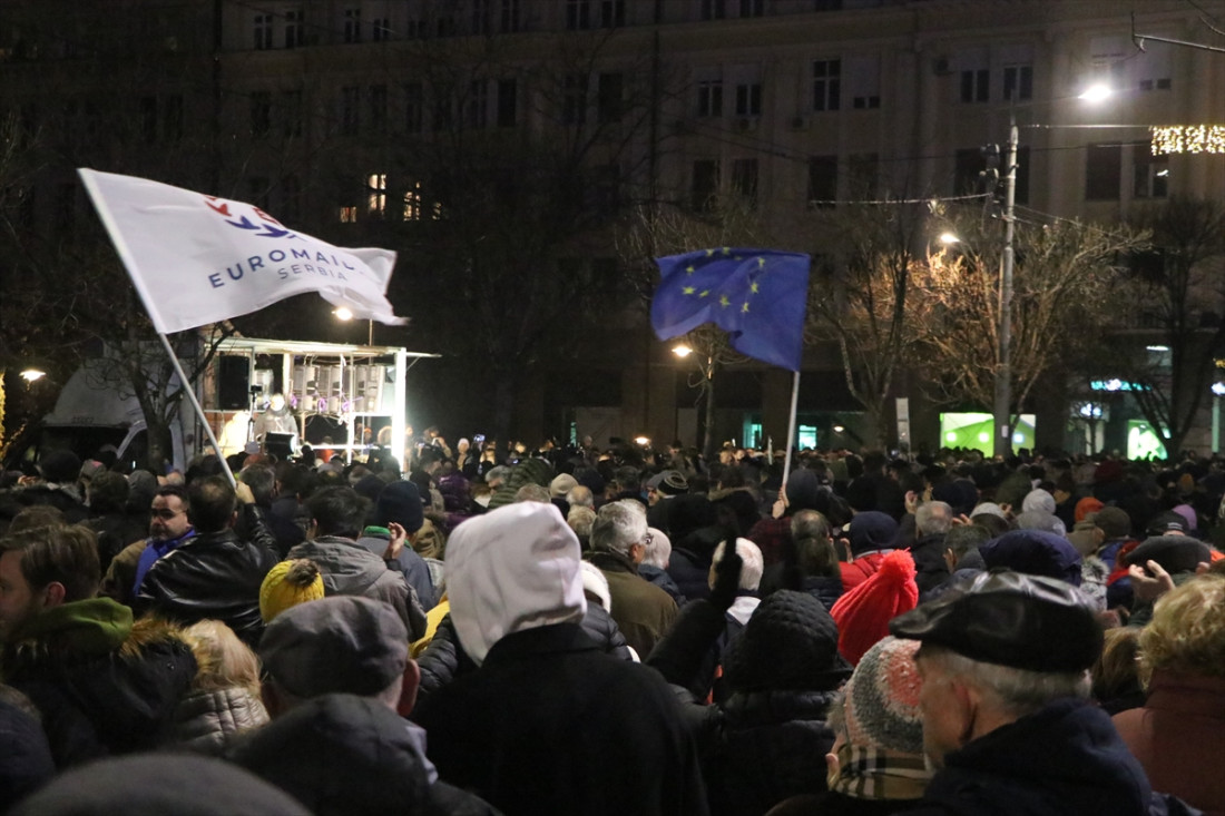Beograd: Veliki broj građana okupio se na godišnjicu ubistva Ivanovića i zbog navodne izborne krađe