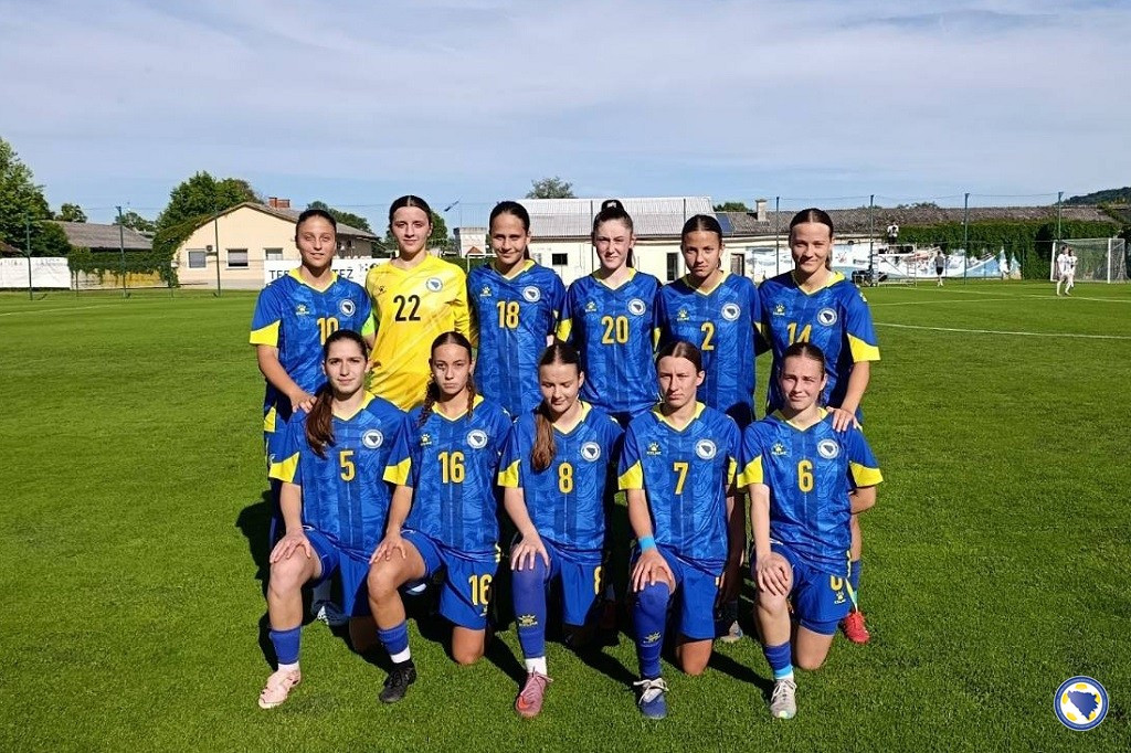 Bh. juniorke bolje od Slovenije