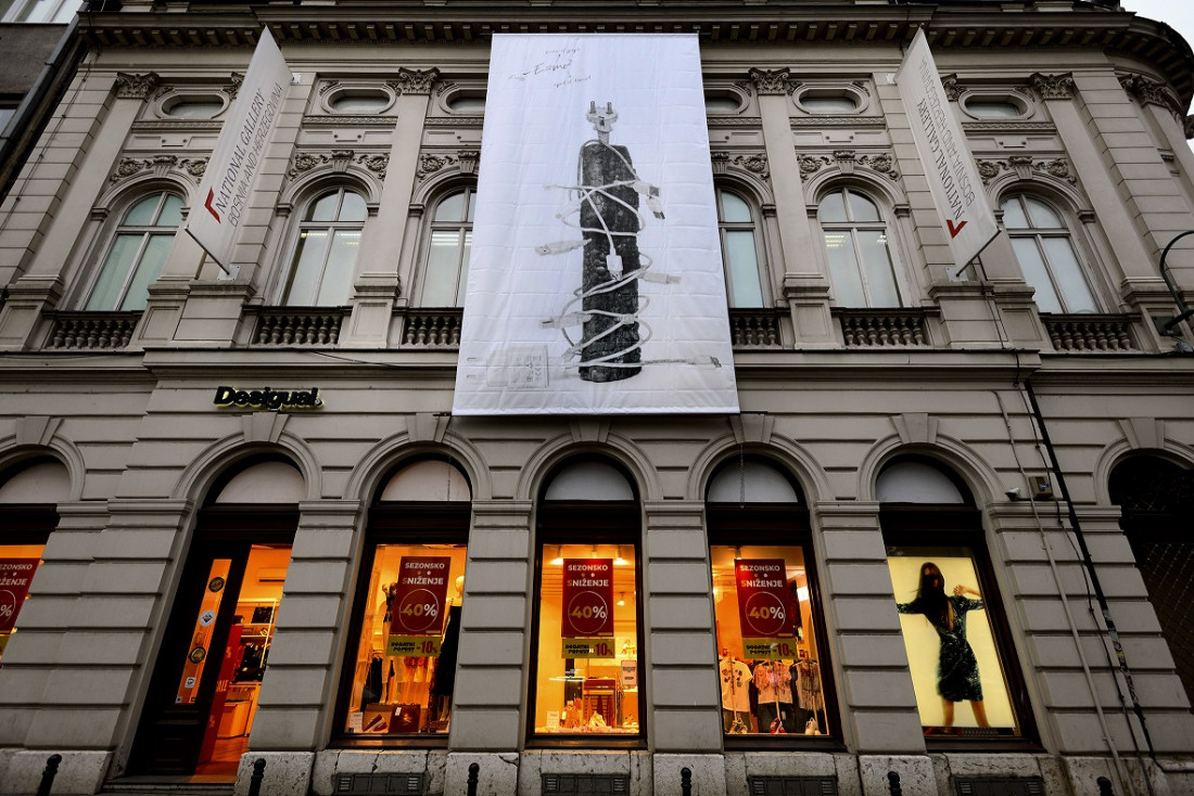 Izložba Almina Zrne: "Pleonexia" kao poziv publici na duboko razmišljanje