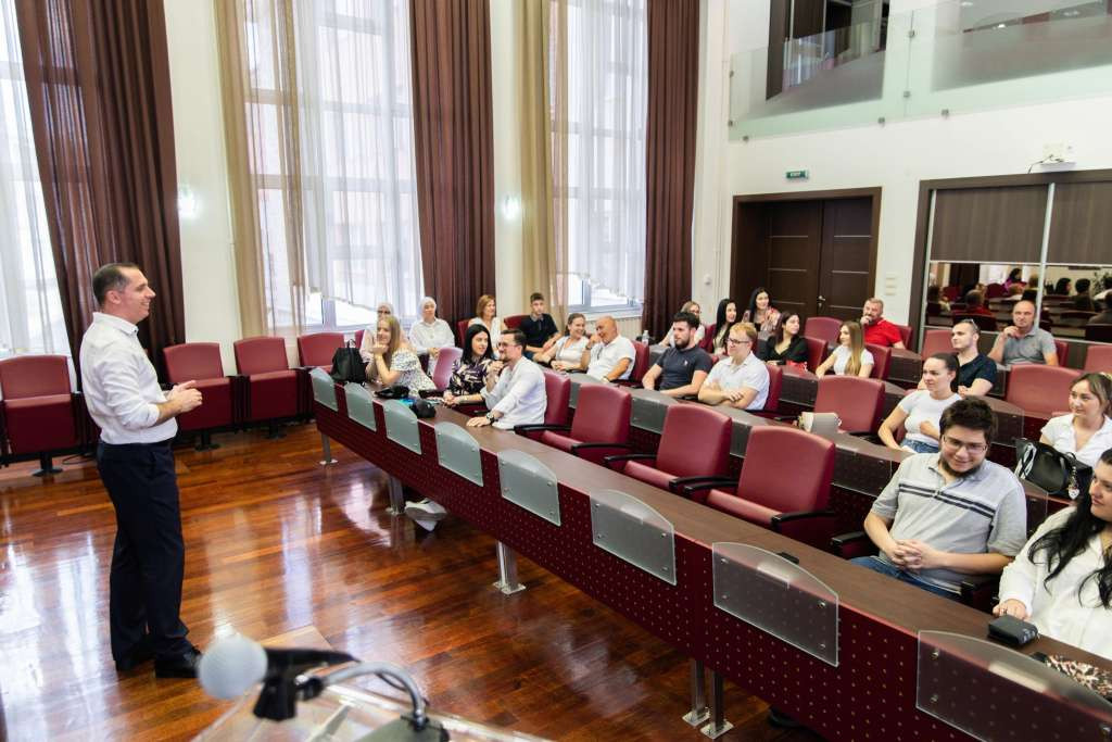 Bihać ulaže u znanje - stipendije za 50 studenata