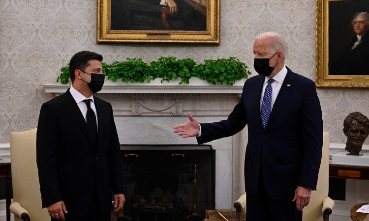 Zelenski pozdravio 'ličnu ulogu' Bidena u pokušajima uvođenja mira u Donbassu