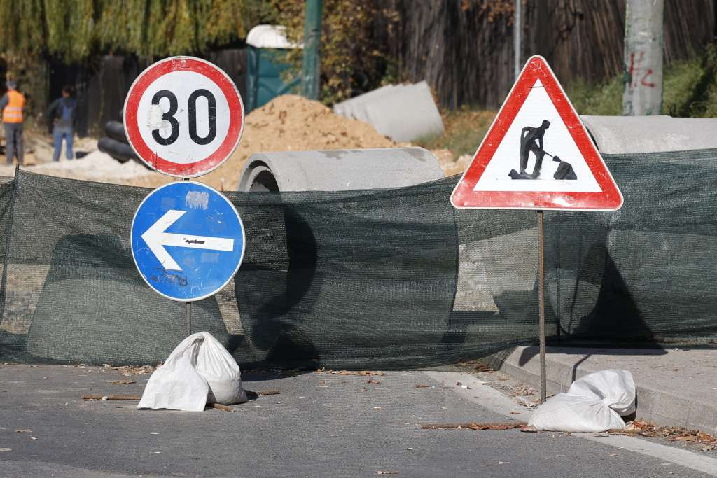 Saobraćaj bez dužih zastoja, izmjena režima saobraćaja na dioncama gdje se izvode radovi