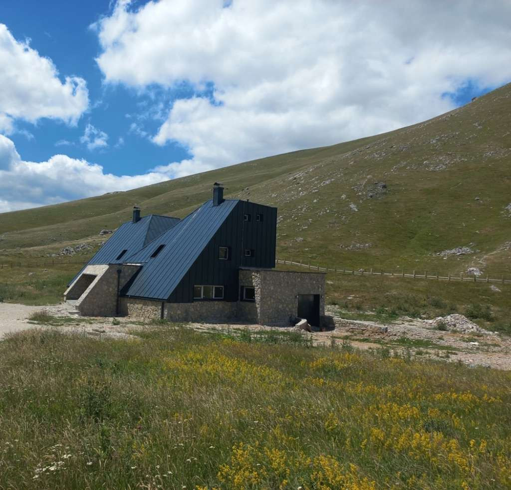 Kuća spasa na Bjelašnici doprinos turizmu u Trnovu, u toku unutrašnje opremanje objekta