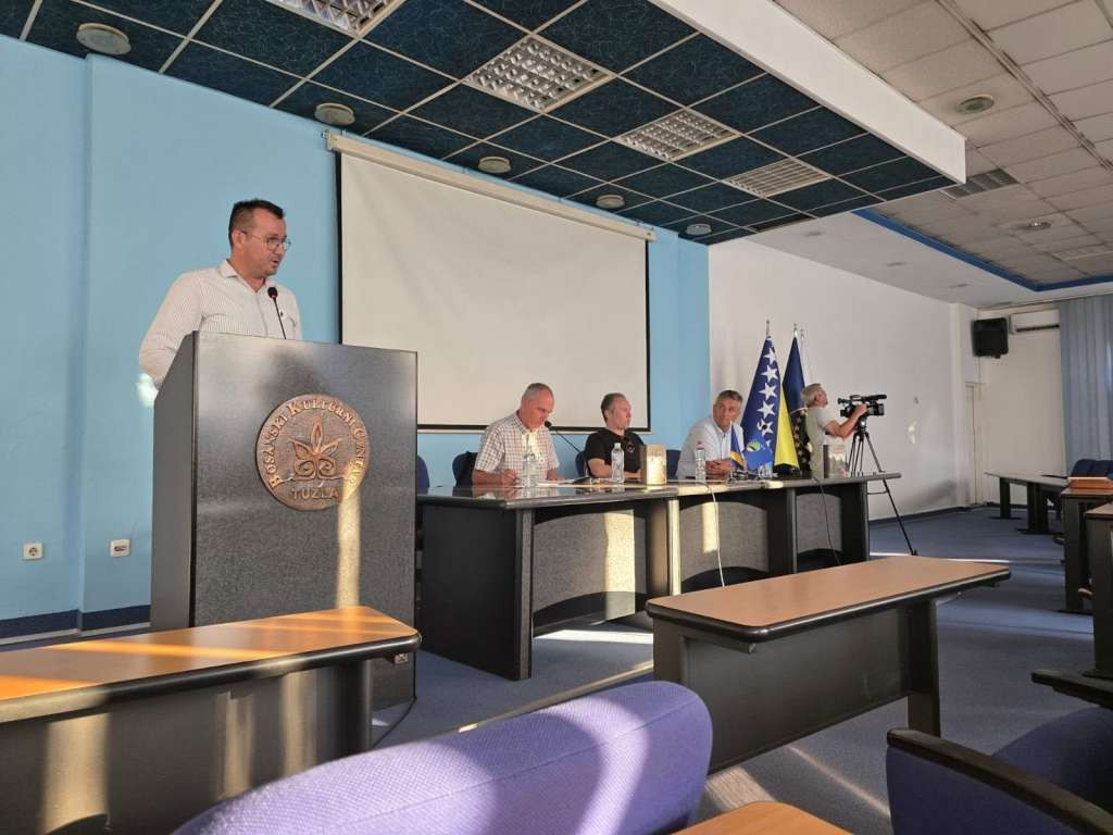 U Tuzli promovisana knjiga 'Bijeli Cigani – Čuvarica ljudskih duša'