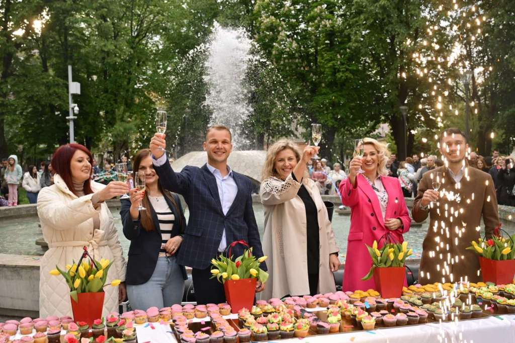 Banja Luka slavi Dan grada, građanima podijeljena torta, program se nastavlja cijelu sedmicu