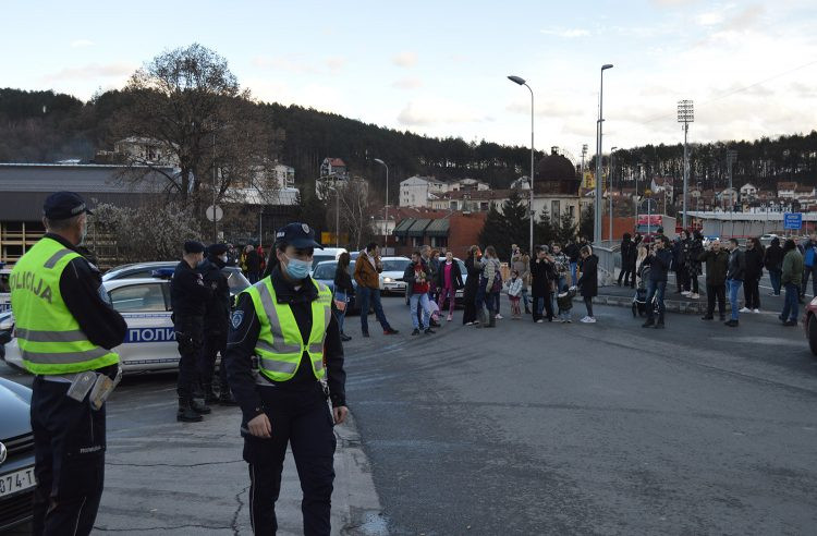 Građani najavili blokadu institucija u Užicu: "Sud i tužilaštvo su sluge okupatora"