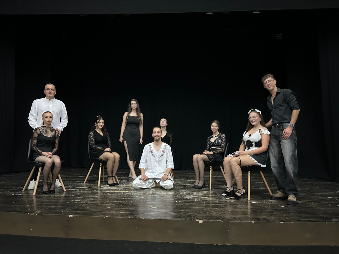 Premijerom komedije “Bogoboj” počeli 17. Dani kazališta “Vitez 2025”