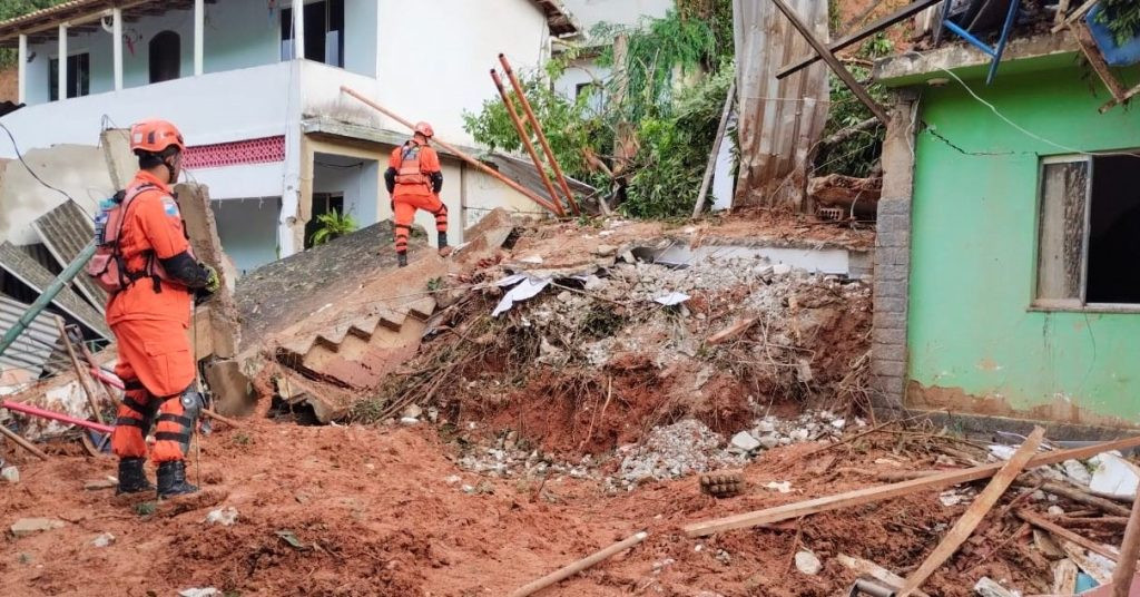 Osmoro mrtvih u klizištima i poplavama u Brazilu